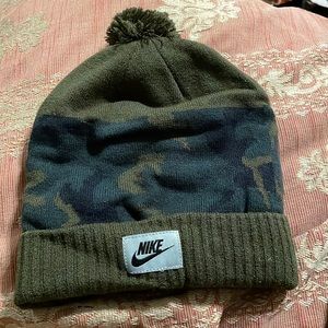 Nike army/camo print like new beanie with pompom